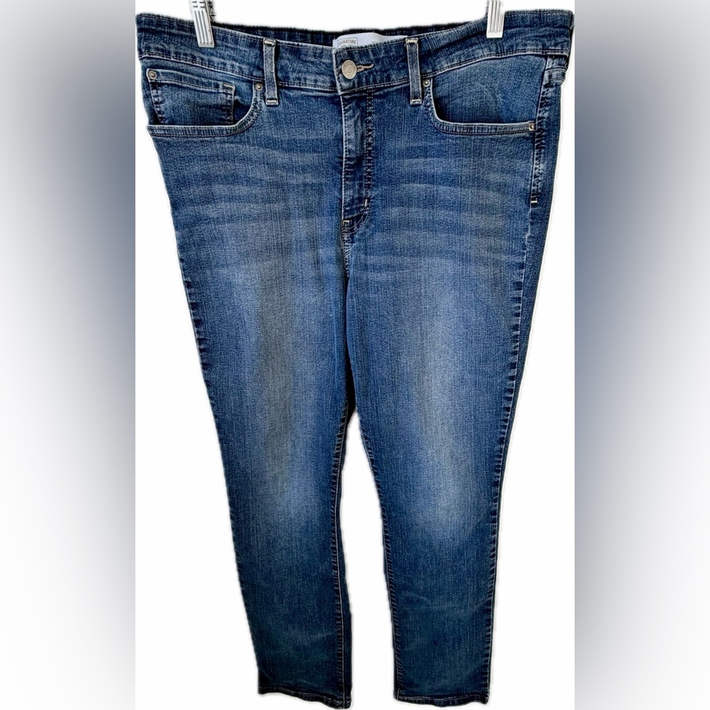 Levi Strauss Totally Shaping Straight Jeans 18M W34 L32 Mid Wash
